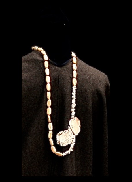 Collier écru Après la mousson