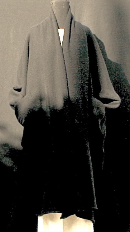Manteau noir pure laine Après la mousson