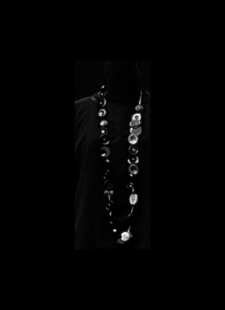 Long sautoir noir Après la mousson