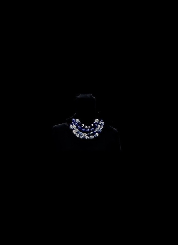 Collier ras le cou multirangs bleu